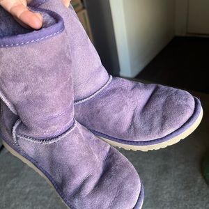 Purple uggs 6.5 food condition